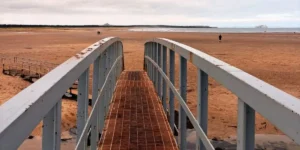 solo female travel scotland