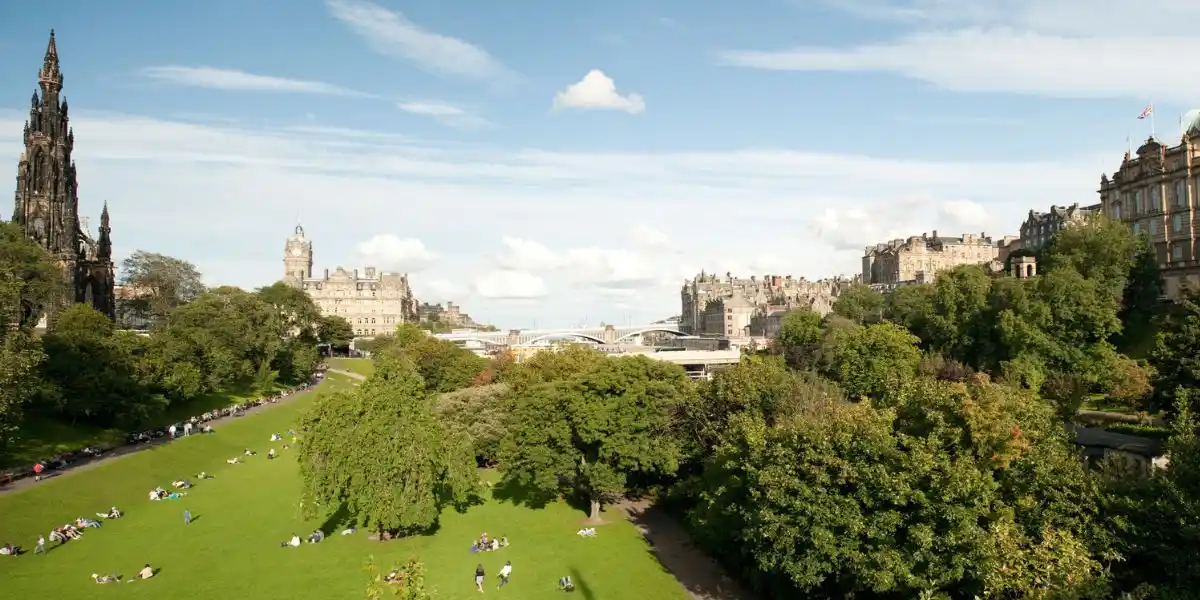 solo female travel scotland