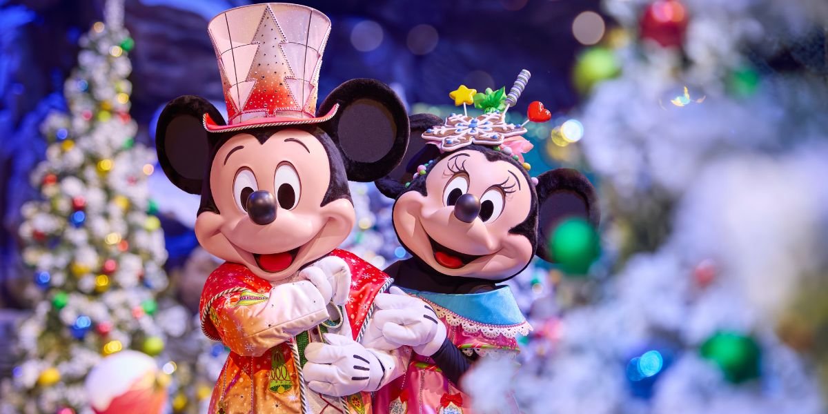 Disneyland Christmas 2025