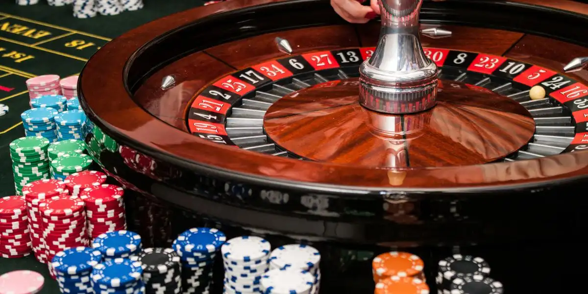 close up of a roulette wheel