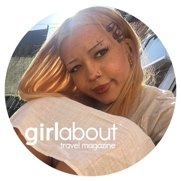 Image of Tonia with the girl about logo