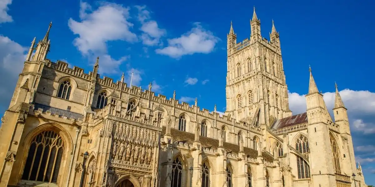 where to stay in the cotswolds gloucester cathedral