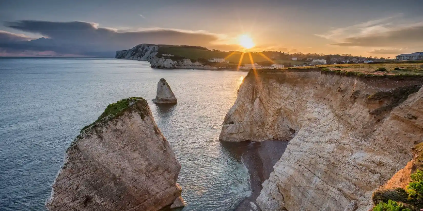 image of the isle of wight at sunset